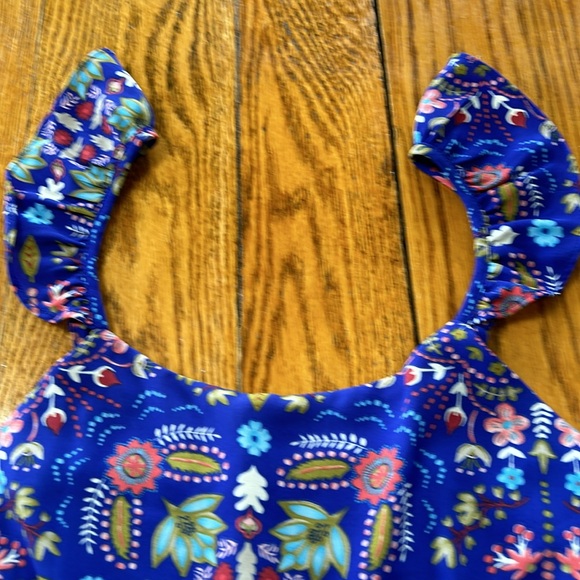 Everly floral short romper, size small, great condition. Lined. - Picture 5 of 14